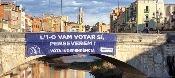 Pancarta de l'ANC a Girona, el 2021.
