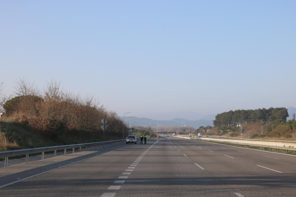 Accidents i arbres caiguts a la AP-7: envien una alerta a les Terres de l’Ebre i el Baix Camp pel fort vent