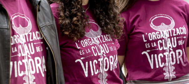 Militants d'Arran amb la samarreta de la seva campanya política