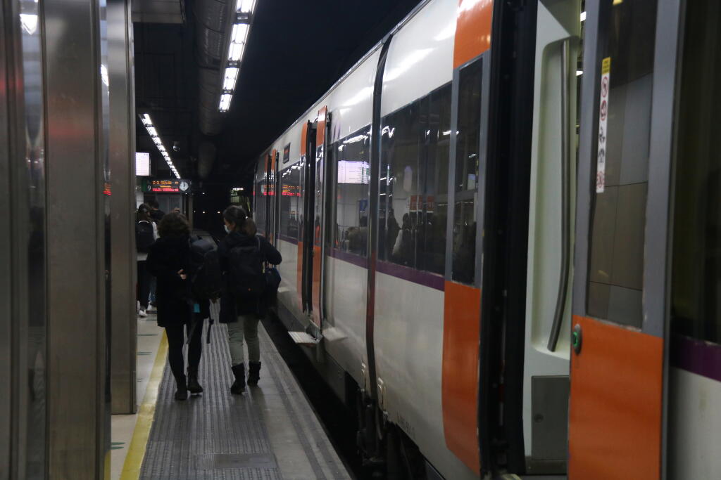 Una incidència talla la circulació de Rodalia entre Sants i el Prat de Llobregat