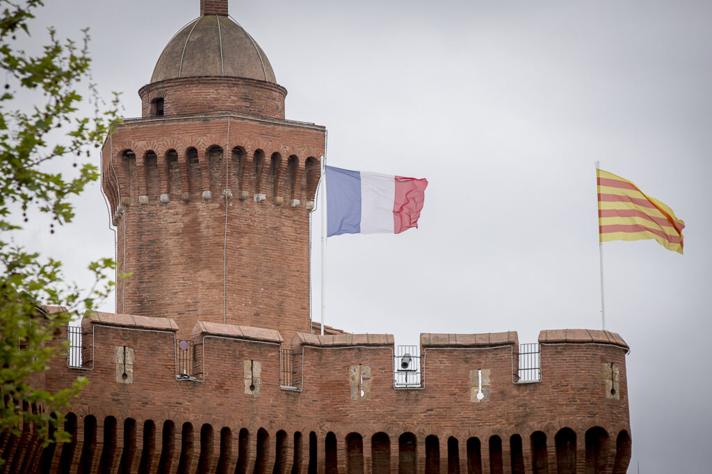Entitats nord-catalanes denuncien una ofensiva d’Aliot contra la catalanitat