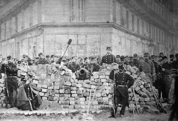 Barriacada a la Comuna de París (Imatge: Viquipèdia)