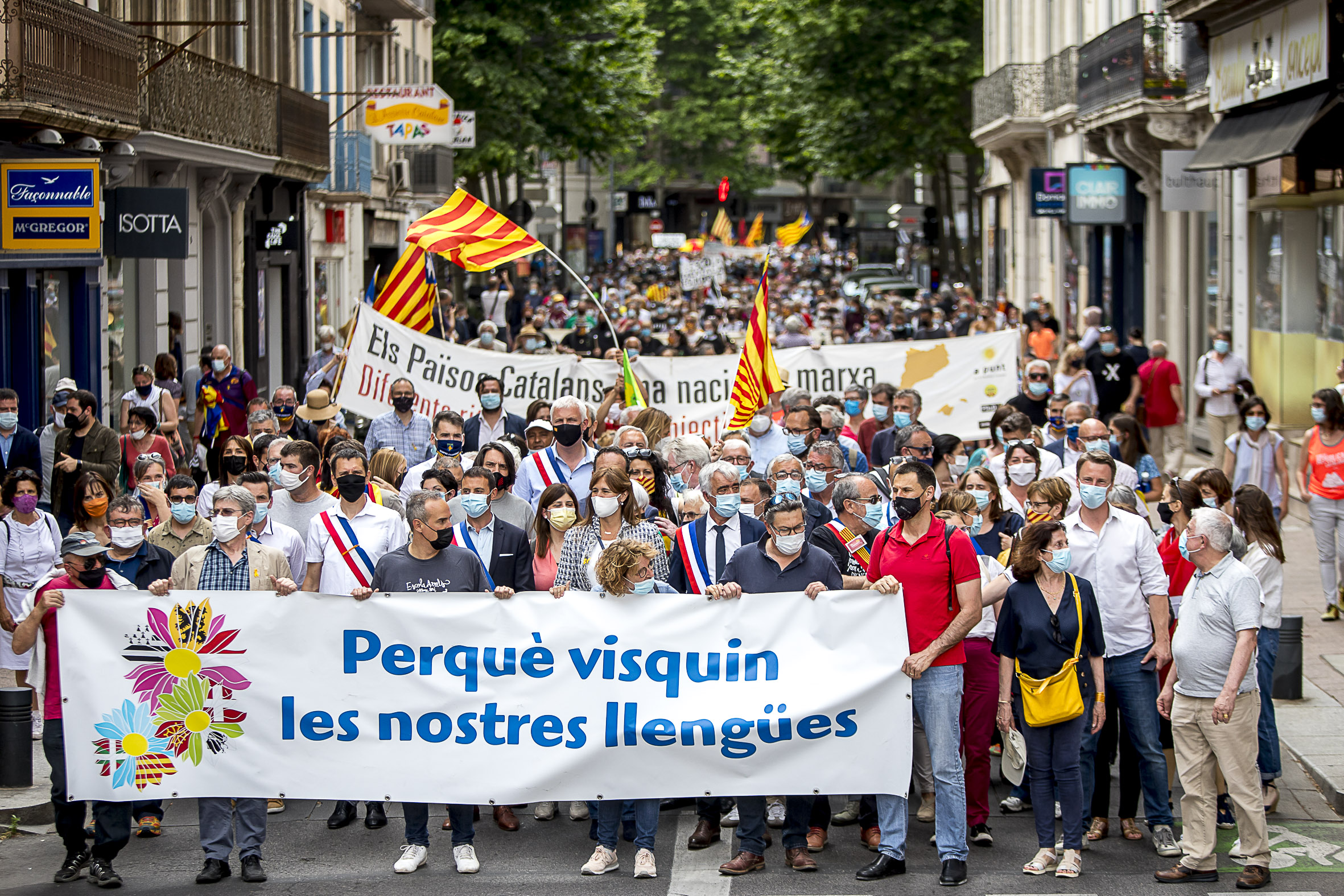 Manifestació a Perpinyà contra el Tribunal Constitucional francès en defensa de l'escola en català (fotografia: Albert Salamé).