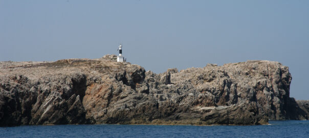 La costa nord de Menorca, en una imatge d'arxiu (fotografia: Prats i Camps).