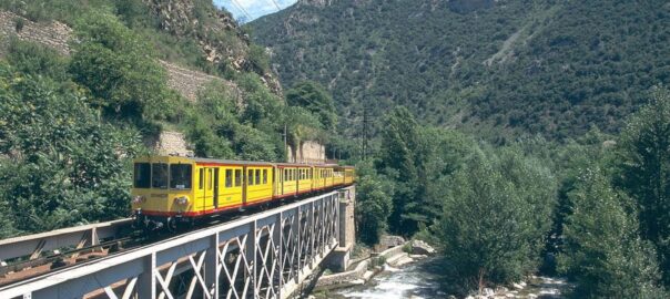 Imatge d'arxiu del tren groc