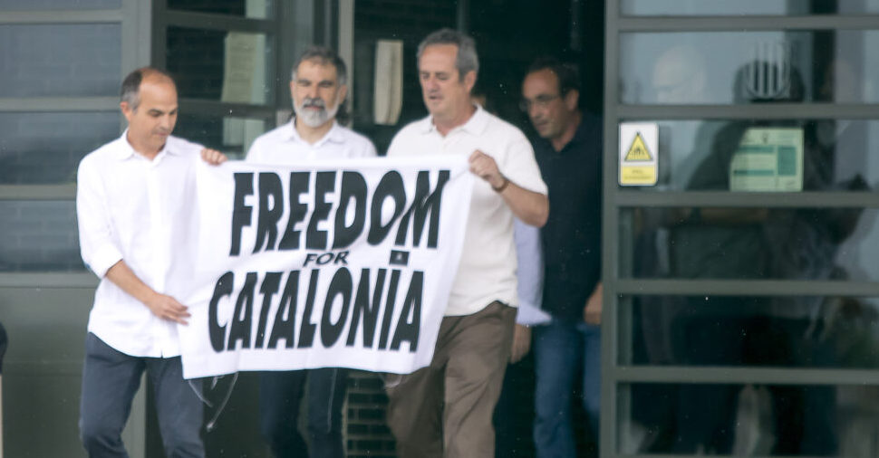 Political prisoners exiting Lledoners prison in June 2021