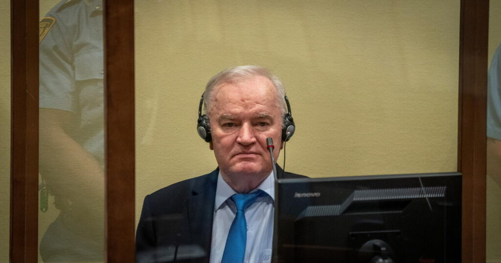 Els advocats de Ratko Mladic en demanen l’excarceració perquè diuen que s’està morint