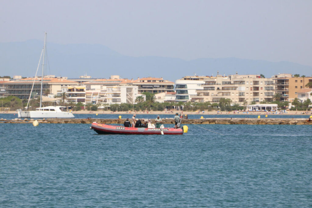 Ha mort una dona de 79 anys mentre es banyava en una platja de Roses
