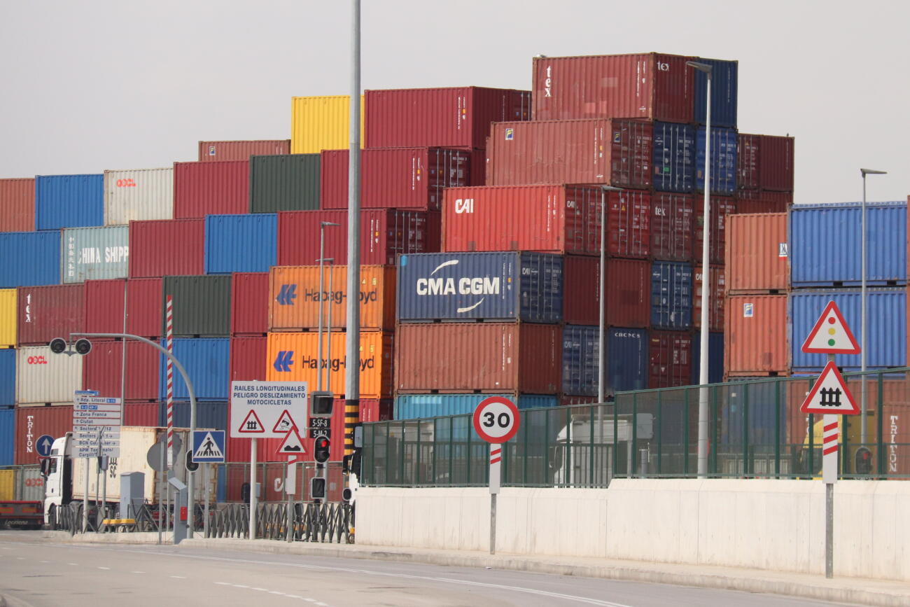 Pla obert dels contenidors del Port de Barcelona.