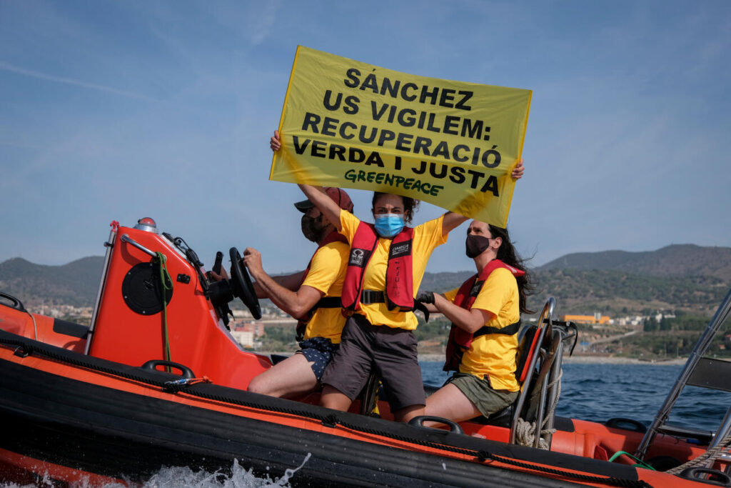 Absolts dos activistes de Greenpeace acusats d’haver atacat guàrdies urbans amb llanxes el 2021