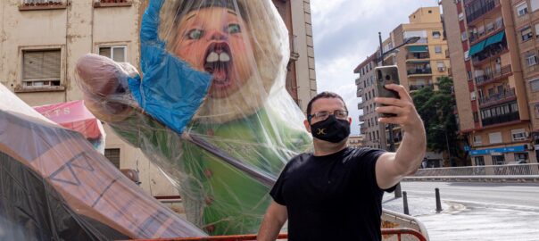 El fragment d'una falla, preparat per al trasllat.