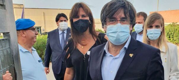 Puigdemont surt de la presó de Sardenya