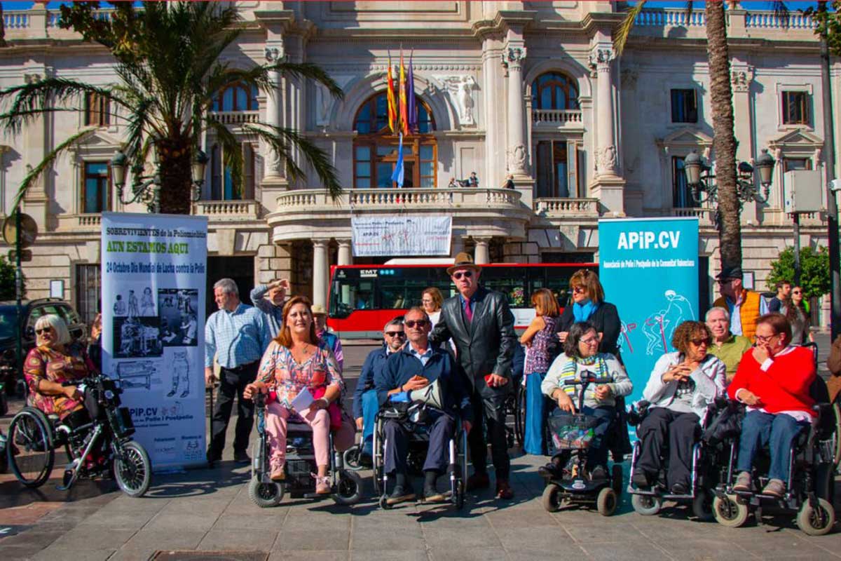 Membres de l'Associació de Pòlio i Síndrome Postpòlio de la Comunitat Valenciana durant un dels seus actes reivindicatius d'una major visibilització de la malaltia. / Laura Ojeda