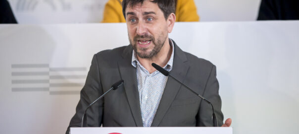 Toni Comín en una Assemblea de Representants del Consell de la República (fotografia: Albert Salamé).