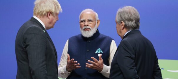 El primer ministre de l'Índia, Narendra Modi, amb el primer ministre britànic, Boris Johnson, i el secretari general de l'ONU, Antonio Guterres. Fotografia: EFE/EPA/ROBERT PERRY