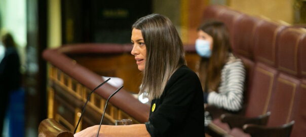 Miriam Nogueras, parlant al congrés espanyol.