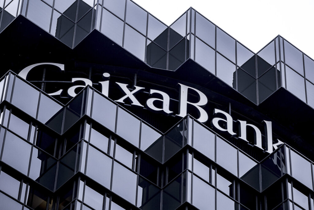 Una incidència a CaixaBank impedeix de fer operacions en caixers i en l’aplicació