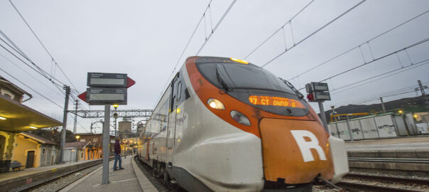 Imatge d'arxiu d'un tren de Rodalia (fotografia: Albert Salamé)