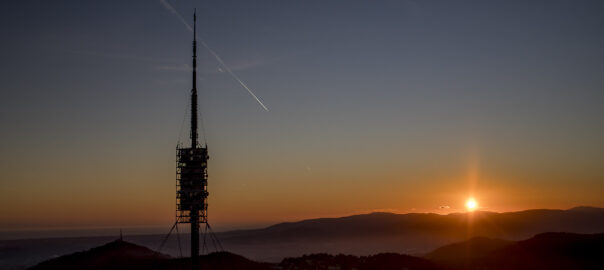 Imatge d'arxiu de la posta de sol des de Collserola (fotografia: Albert Salamé).