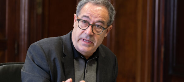 Pere Macias, dimarts a l'estació de França de Barcelona (fotografia: Adiva Koenigsberg).