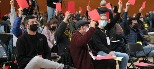 Un dels moments de la votació de l'assemblea nacional de la CUP, aquest cap de setmana. Fotografia: ACN