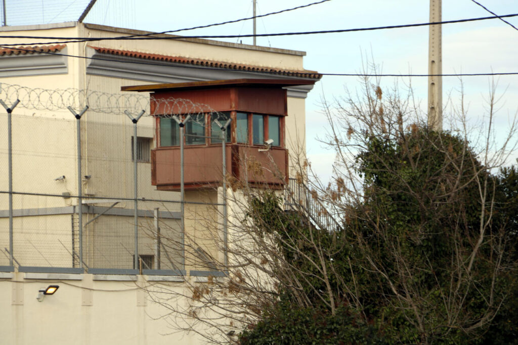 Un home en presó preventiva se suïcida a la cel·la