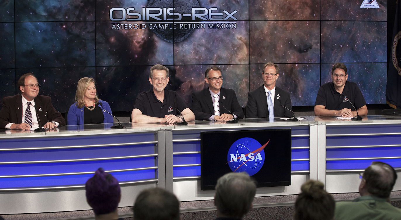 Conferència de premsa de la NASA sobre la missió Ossiris de control d'asteroides. Fotografia: NASA