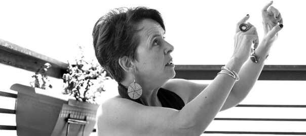 L'escriptora valenciana Lourdes Toledo, en una foto de Jesús Císcar per a eldiario.es.