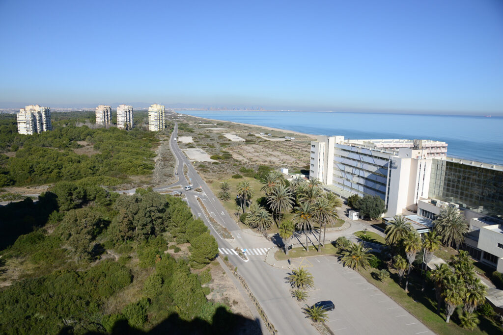 El Consell aprofita un decret llei per permetre la construcció d’hotels a primera línia de platja