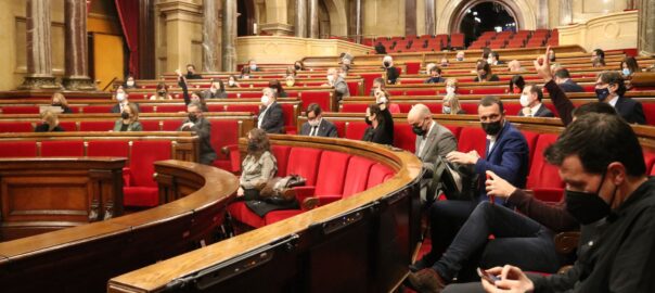 El Parlament Rebutja Que El Govern Acati La Sentència Del 25 En Castellà A Lescola 8213