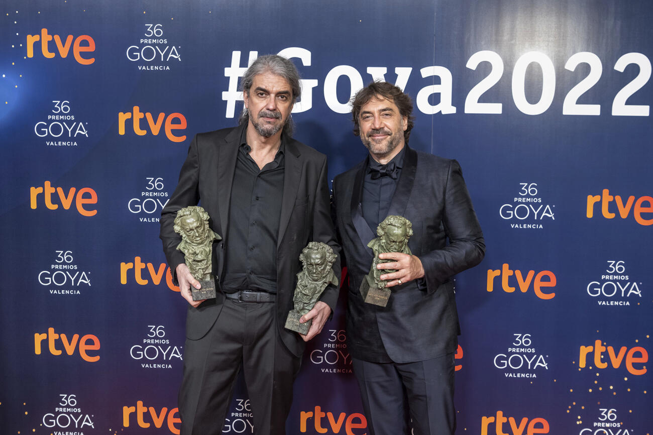 Fernando León de Aranoa i Javier Bardem amb els seus premis Goya per 'El buen patrón', considerat un film