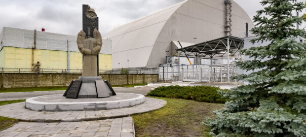 Imatge del sarcòfag que protegeix el reactor 4 (fotografia: Jorge Franganillo).