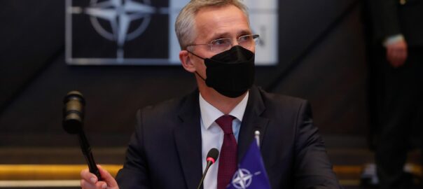 El secretari General de l'OTAN, Jens Stoltenberg, al començament de la reunió dels ministres de Defensa de l'OTAN a Brussel·les. Fotografia: EFE/EPA/Stephanie Lecocq