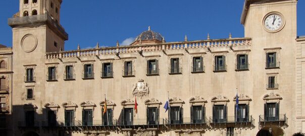 Ajuntament d'Alacant. Fotografia: Michael Kranewitter / Wikimedia