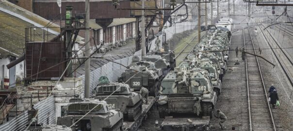 Tropes russes estacionades a Rostov, a la frontera amb Ucraïna.