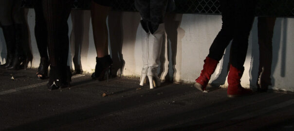 Imatge d'arxiu d'una actuació policial contra xarxes de prostitució