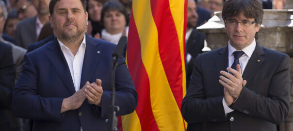 Carles Puigdemont i Oriol Junqueras anunciant el referèndum del Primer d'Octubre.