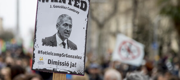 Fotografia d'arxiu de les protestes contra el conseller Gonzàlez-Cambray.