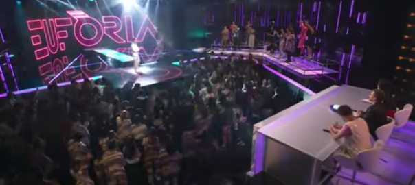 Final d'una actuació al plató del xou de talent