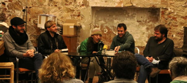 D'esquerra a dreta: l'il·lustrador Oriol Malet; l'arista cíborg Neil Harbisson; Memi March, companya de Pau Riba; i els editors Ramon Mas i Ricard Planas.