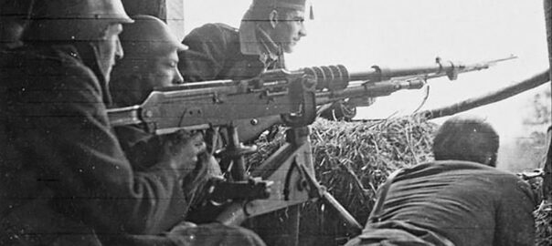 Metralladora Hotchkiss de l'exèrcit basc al front d'Otxandio.