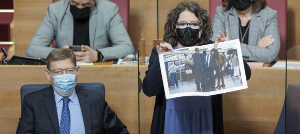 Ximo Puig i Mónica Oltra en la sessió de control a les Corts