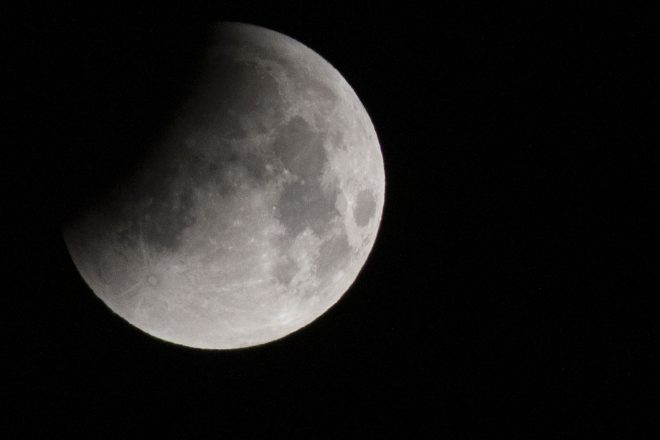 La NASA enviarà un robot explorador al cim d’un estrany volcà de la Lluna