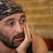 Carles de Sants: “Et carden la vida i ni et miren als ulls”