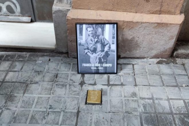 Col·loquen una llamborda stolpersteine en homenatge a Francesc Boix, el fotògraf de Mauthausen