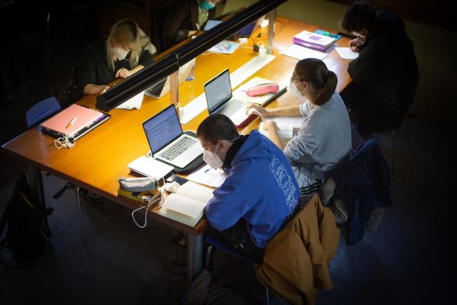 Un informe de la Xarxa Vives veu “estancada” l’equitat en l’accés a la universitat
