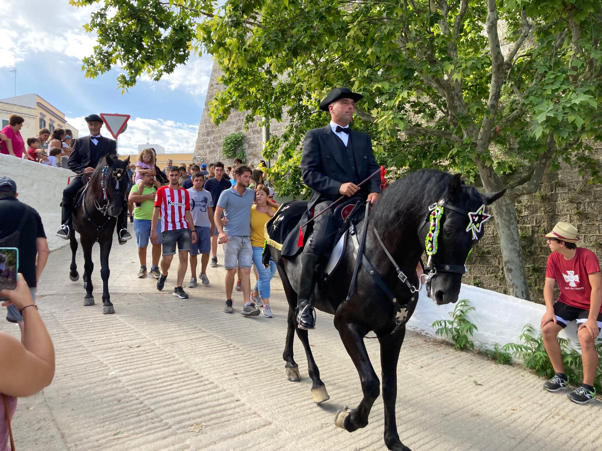 Baixada dels cavalls al Pla de Sant Joan per a fer els jocs del matí.