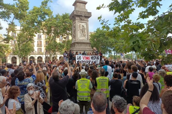 Manifestacions en rebuig de la matança de Melilla en uns quants punts del país