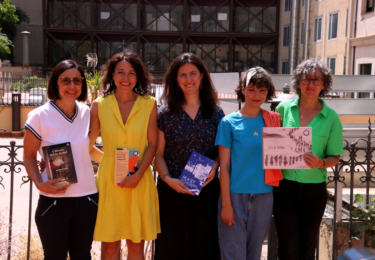 D'esquerra a dreta: Eulàlia Canal, Glòria de Castro, Ana Pessoa, Rita Sineiro i Laia Domènech.