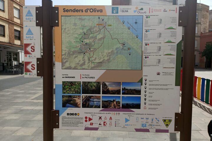 El panell informatiu de l'ajuntament d'Oliva (Fotografia: @truitesambceba)